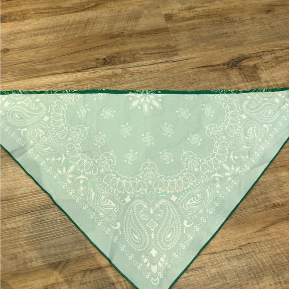 SHEIN Green Bandana Top - Picture 2 of 3